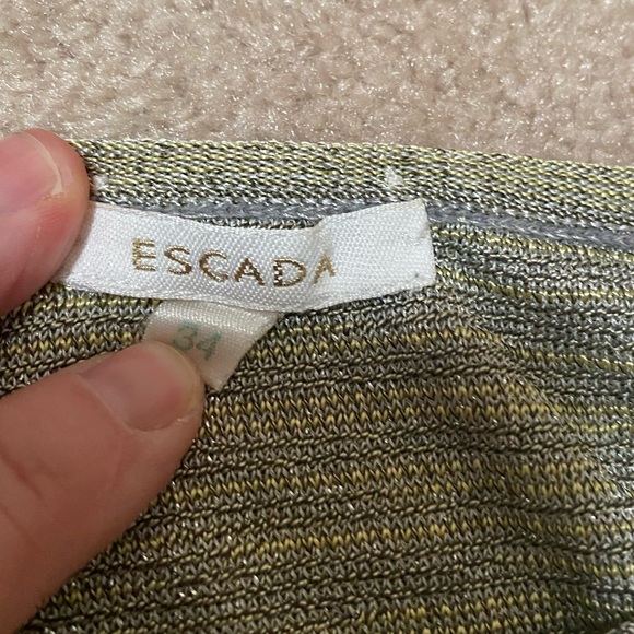 Escada lovely top - Picture 3 of 3